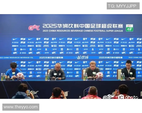 中超焦点战江苏队迎战恒大队双方争夺季后赛名额的关键对决